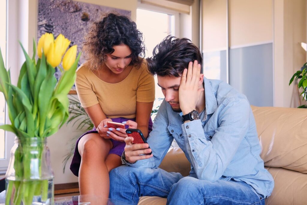 Should I Check My Boyfriend's Following List on Instagram?